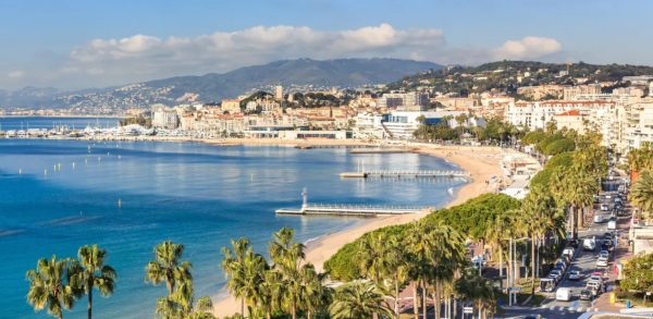 La-leggendaria-Croisette-la-passeggiata-lungomare-di-Cannes