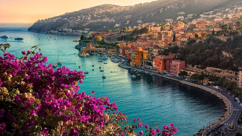 Cannes, la capitale della Costa Azzurra con i suoi alberghi magici