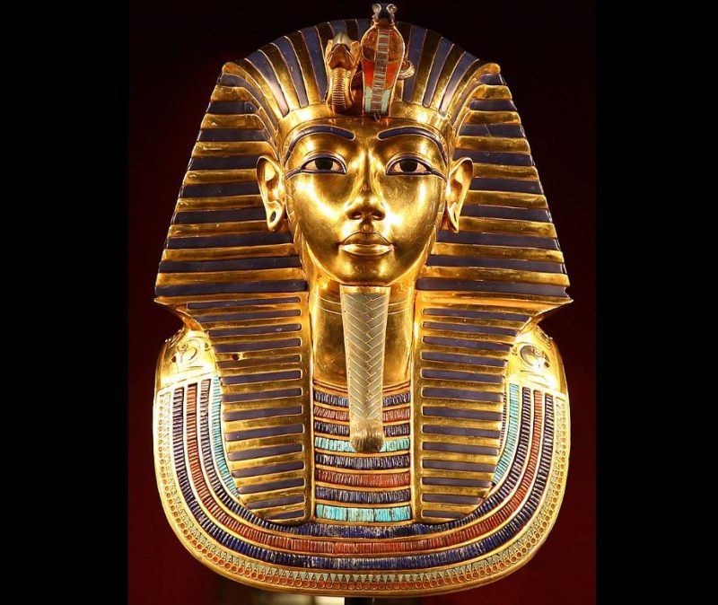la maschera di tutankhamon espesta al grande Museo Egizio del Cairo