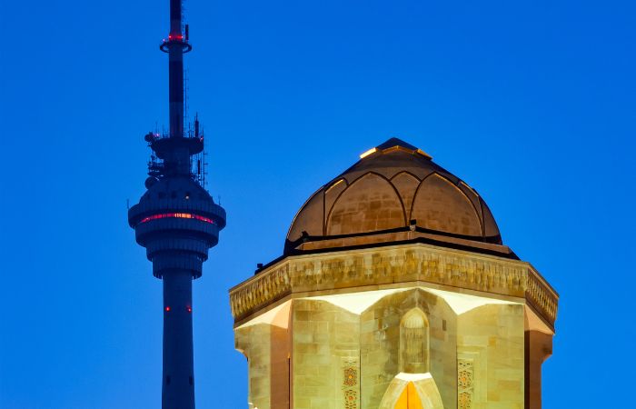 Torre della televisione nella città di Baku