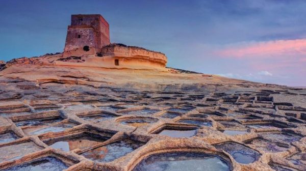 le saline di marsalforn sull'isola di Malta