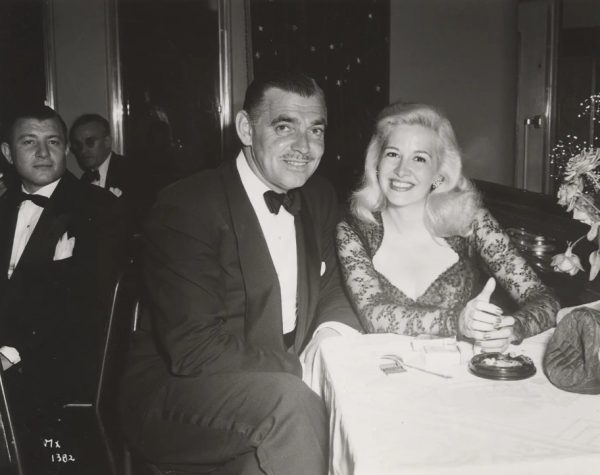Clark-Gable-cena-al-Verandah-Grill-della-Queen-Mary