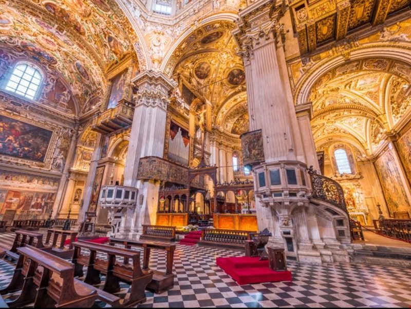 La Cattedrale di Bergamo al suo interno