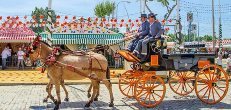 Carrozze con cavalli alla fiera di Aprile a Siviglia