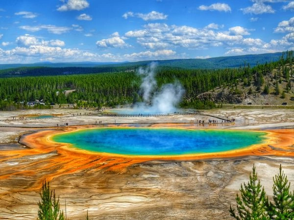 Parco Nazionale di Yellowstone è la prima e più preziosa riserva naturale degli USA