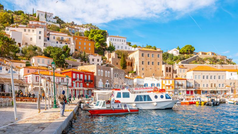 Esplorando le Incantevoli Isole Saroniche: Un'Avventura di Colori e Cultura vicino ad Atene