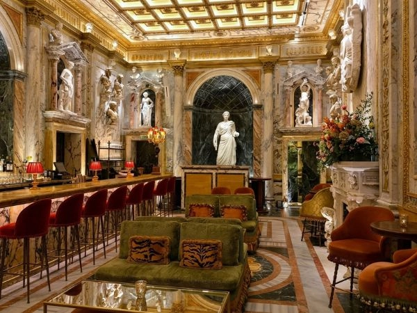 Bacchanalia è un'ode al lusso artigianale e all'estetica raffinata