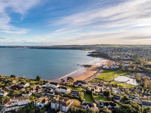 Esplorare il Devon tra coste, villaggi e paesaggi inglesi
