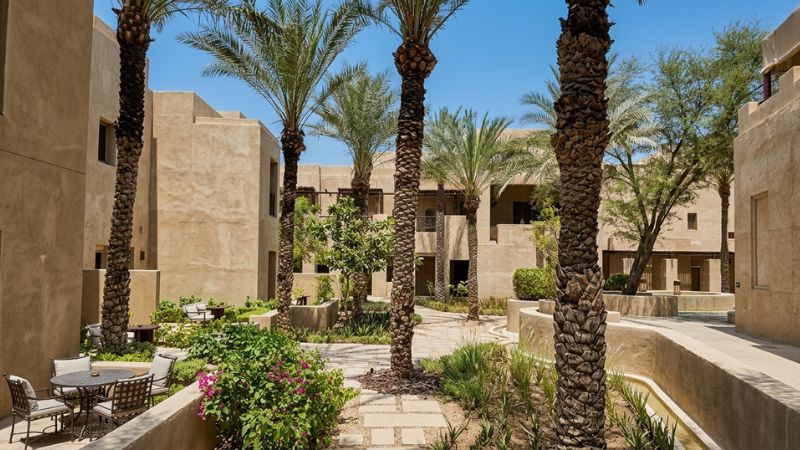 Riapre lo storico resort Bab Al Shams alle porte di Dubai