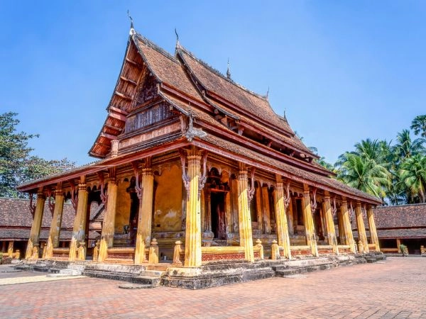 Wat Sisaket è famoso per i suoi migliaia di piccoli Buddha