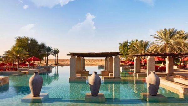 La piscina del Bab Al Shams Resort a Dubai