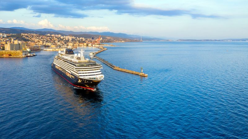 Crociere di Lusso Explora Journeys di MSC lancia la sua prima nave