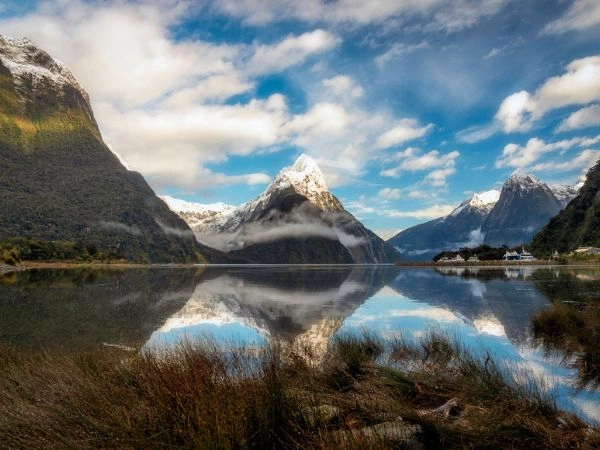 Attraversare l’Isola del Sud della Nuova Zelanda tra fiordi, laghi e montagne alpine