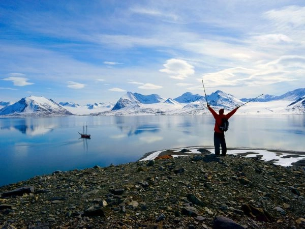 Attraversare i monti di Spitsbergen durante escursioni panoramiche lungo l’Isfjord
