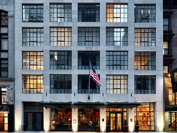 Soggiornare al The Whitby Hotel tra eleganza contemporanea e fascino newyorkese