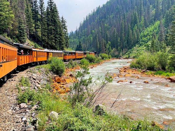 Esplorare Durango tra atmosfere western, edifici storici e paesaggi montani del Colorado