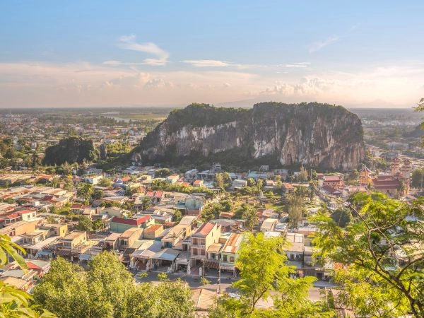 Esplorare le Montagne di Marmo con grotte, pagode e santuari buddhisti del Vietnam