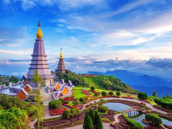 Raggiungere il Parco Nazionale Doi Inthanon vicino a Chiang Mai tra cascate e foreste tropicali