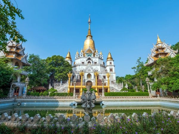 Visitare la Pagoda Buu Long a Ho Chi Minh City tra stupa dorati e architettura buddista