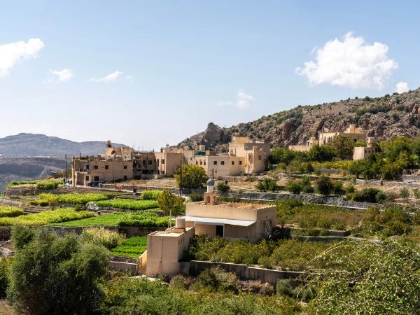 Esplorare le montagne di Jebel Akhdar tra villaggi tradizionali e terrazze verdi dell’Oman