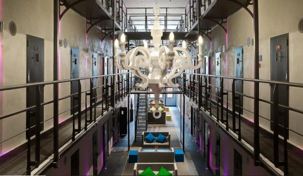 Het-Arresthuis-prigione-diventata-hotel-di-lusso