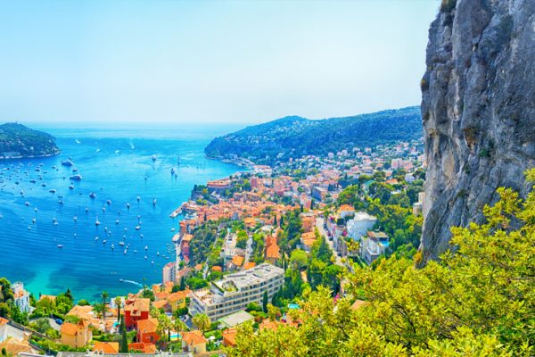francia-costa-azzurra-mare-e-rocce