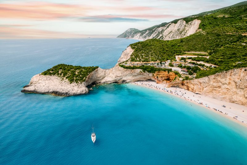 grecia-isola-in-mezzo-al-mare.