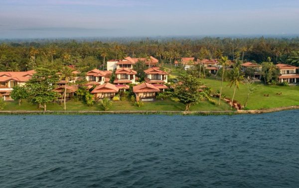 immagine-resort-sulle-acque-dell-india.