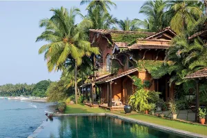 resort-con-piscina-goa-india.