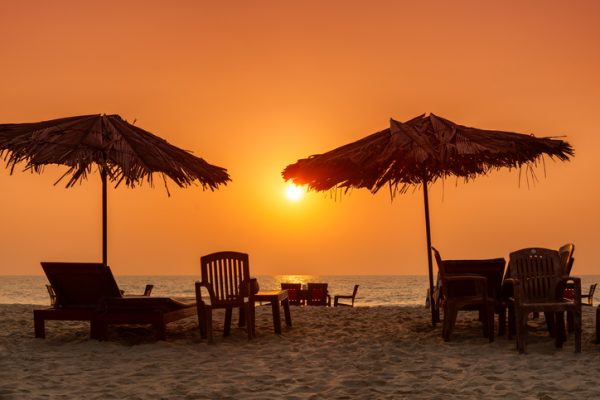 tramonto-spiaggia-tropicale-di-goa