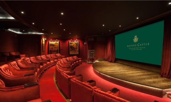 Hotel-ashford-irlanda-sala-cinema