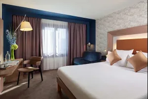 camera-da-letto-hotel-a-parigi-francia