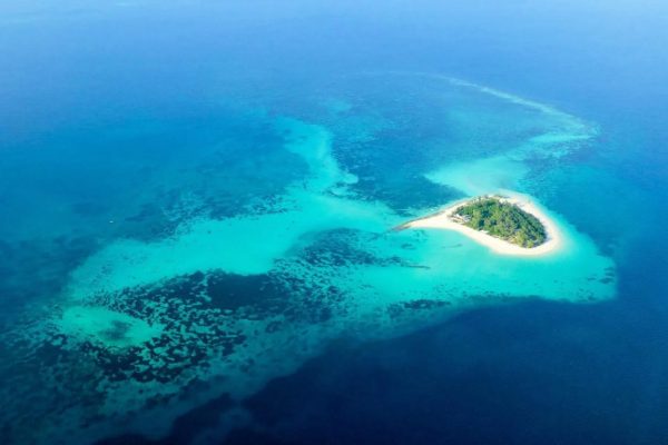 isola-privata-tanzania-mare-blu-e-turchese