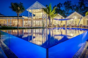 piscina-notturna-isola-privata-villa-in-tanzania