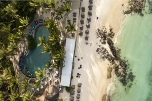 spiaggia-del-resort-di-lusso-alle-mauritius