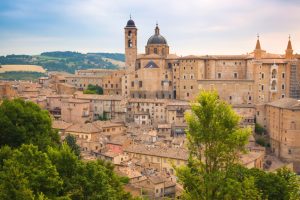 urbino-citta-case-e-monumenti.