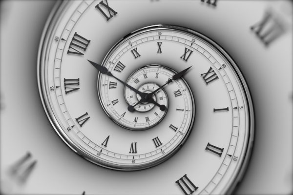viaggio-nel-tempo-destinazioni-storia-antica-orologio.