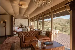 camera-da-letto-lodge-namibia-africa
