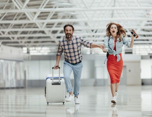 Come far arrivare la propria valigia per prima sul nastro: tips & tricks dai frequent flyer