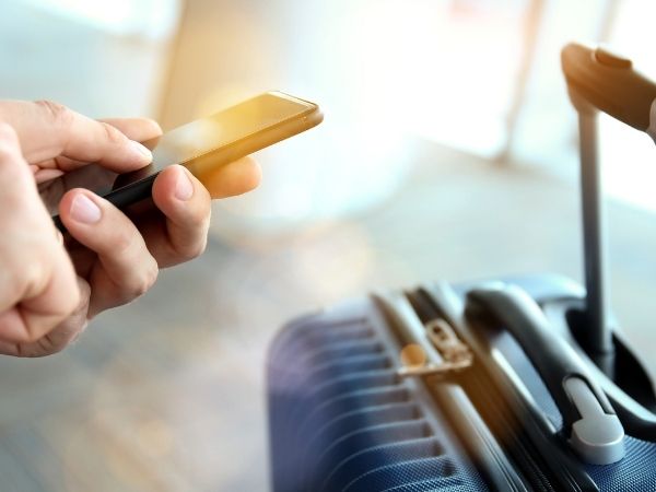 restare al telefono