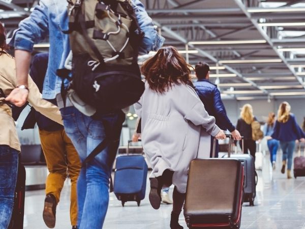 correre in aeroporto