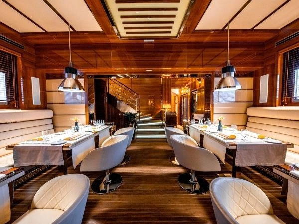yacht lussoso