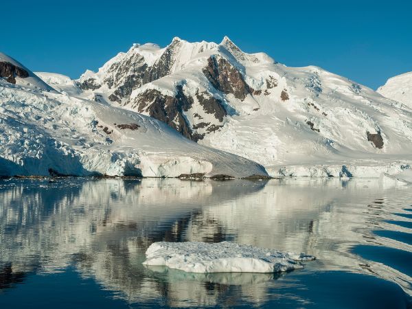 Navigazione nel Passaggio di Drake verso la Penisola Antartica