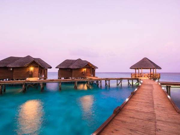 bungalow overwater costruiti direttamente sulla laguna