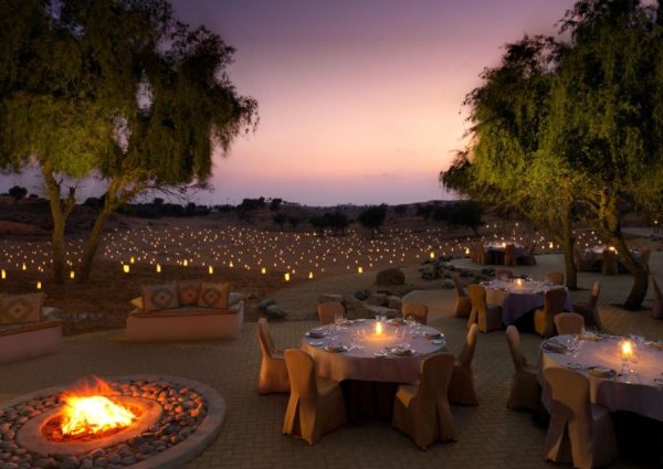 Una-cena-suggestiva-al-Ritz-Carlton-Al-Wadi-Desert-di-Ras-Al-Khaimah